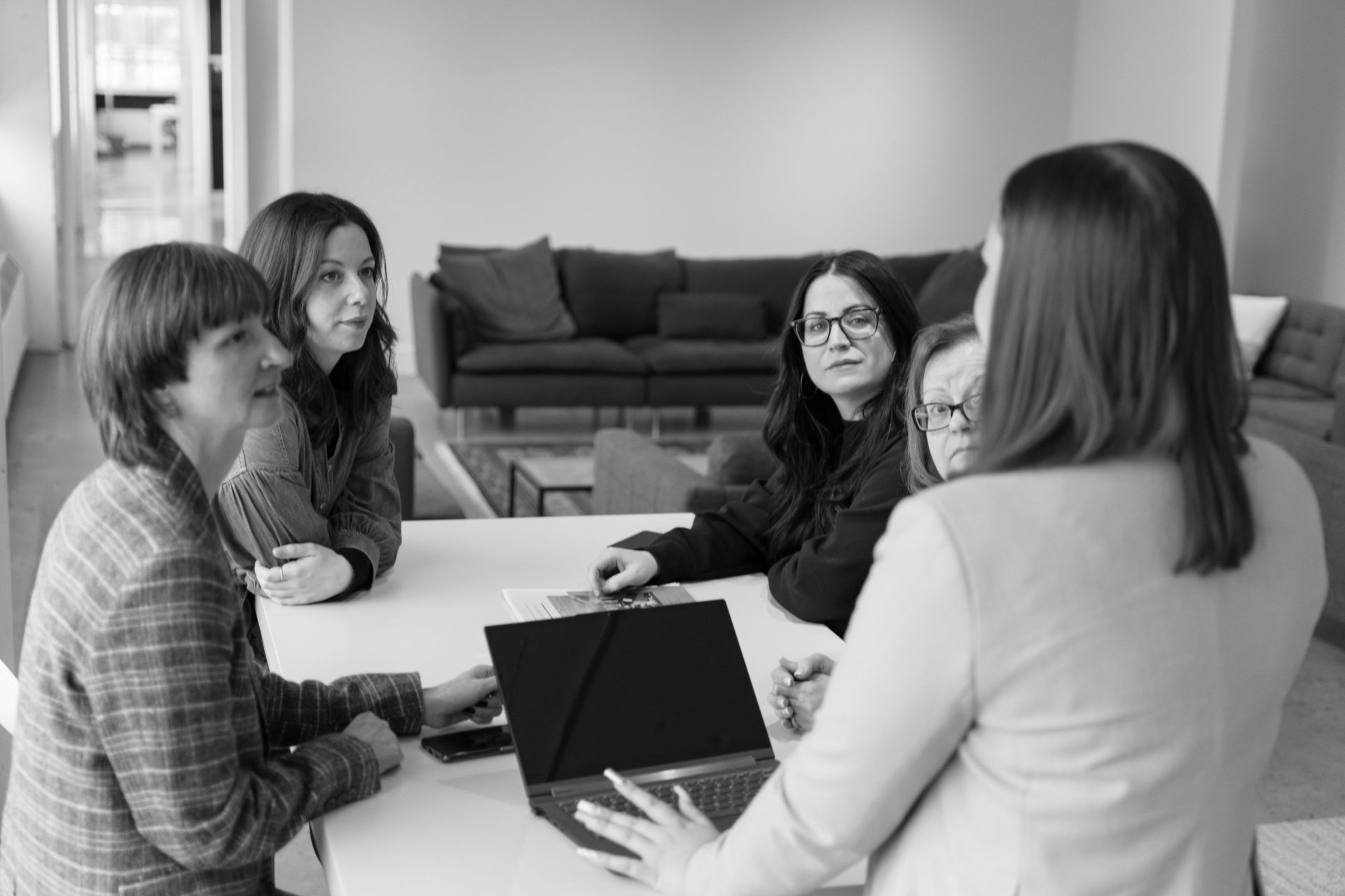 Careers Team Values Agence Melanie McLean